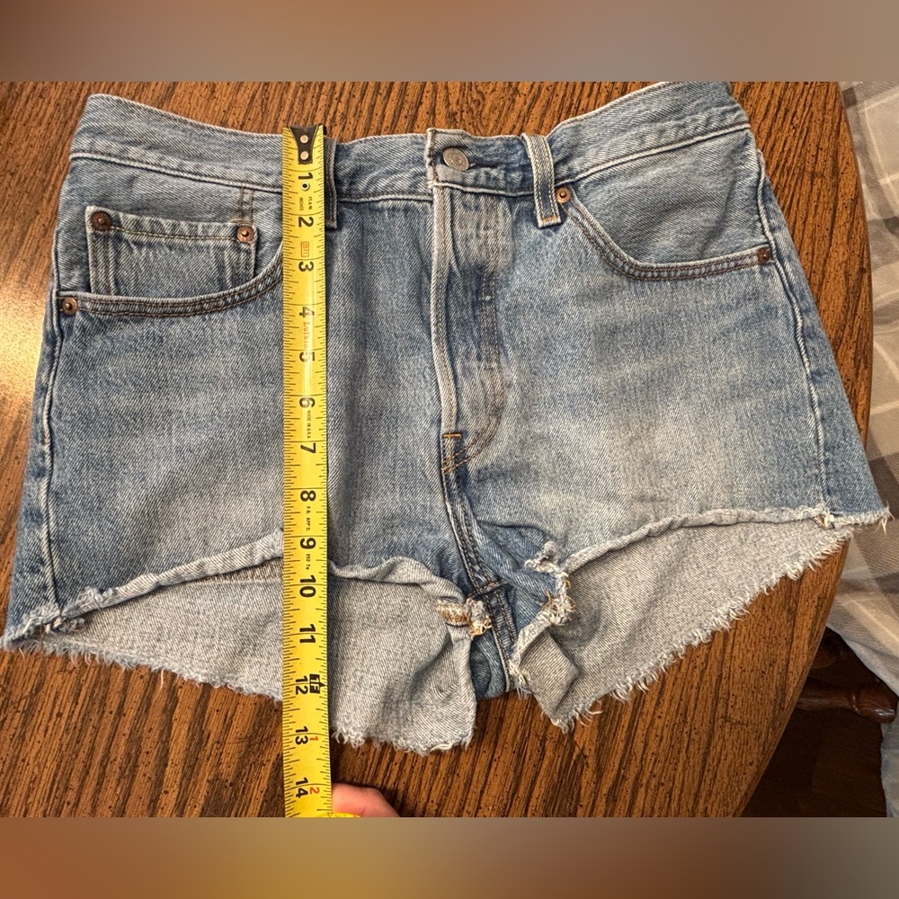 Levi’s women’s denim short W30 - Picture 7 of 15